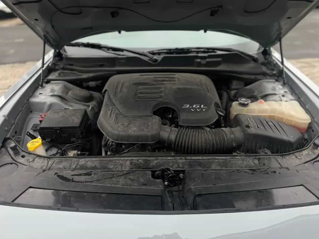 Dodge Challenger SXT Black Top 20 Zoll 01/2023-photo-18