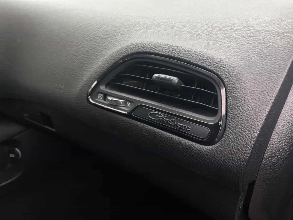Dodge Challenger SXT Black Top 20 Zoll 01/2023-photo-21