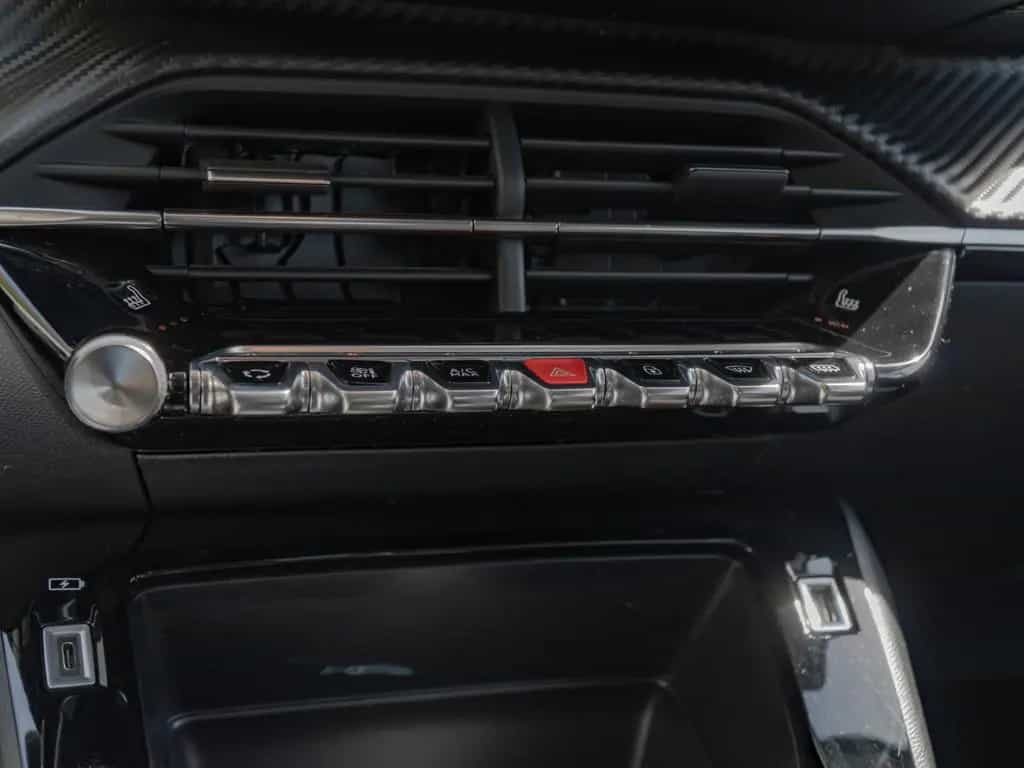 Peugeot 2008 1.2 PureTech KLIMA PDC SHZ KAMERA NAVI LED 02/2022-photo-16
