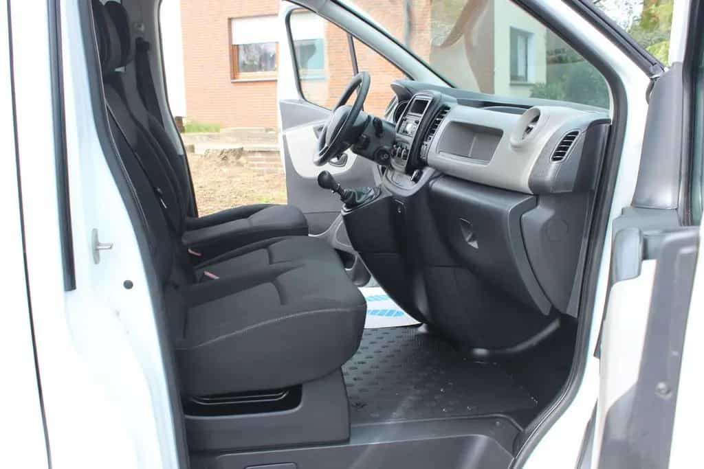 Renault Trafic L1H1 2,7t*Klimaanlage*Finanzierung* 02/2018-photo-2
