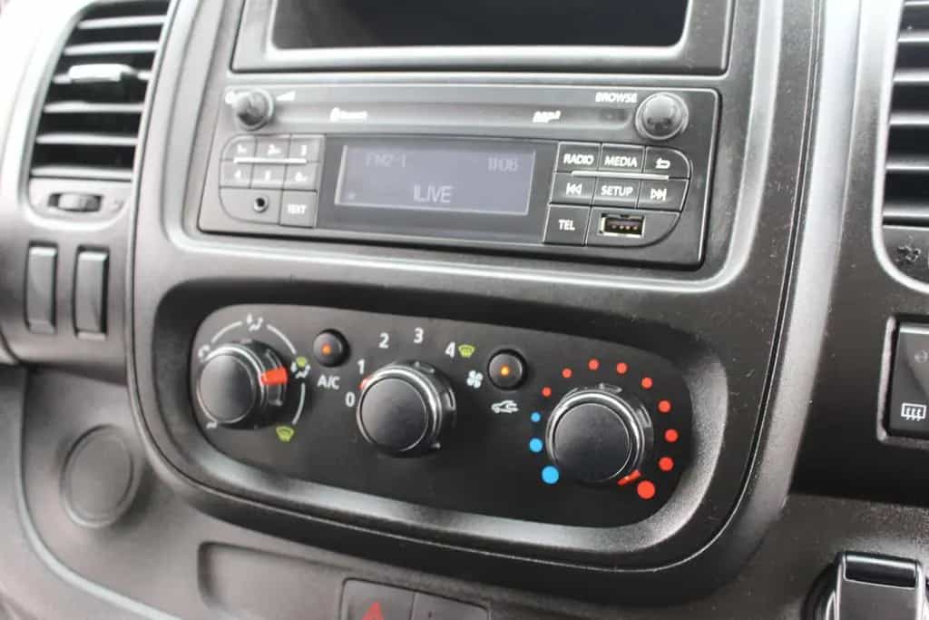 Renault Trafic L1H1 2,7t*Klimaanlage*Finanzierung* 02/2018-photo-4