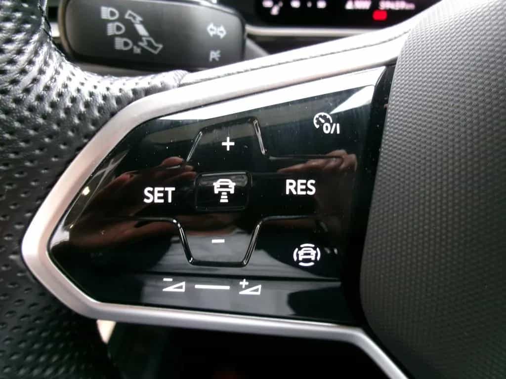 Volkswagen T-Roc 1.0 TSI R-Line Navi Kamera ACC SHZ Allwett 02/2023-photo-10