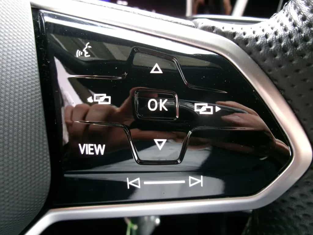 Volkswagen T-Roc 1.0 TSI R-Line Navi Kamera ACC SHZ Allwett 02/2023-photo-11