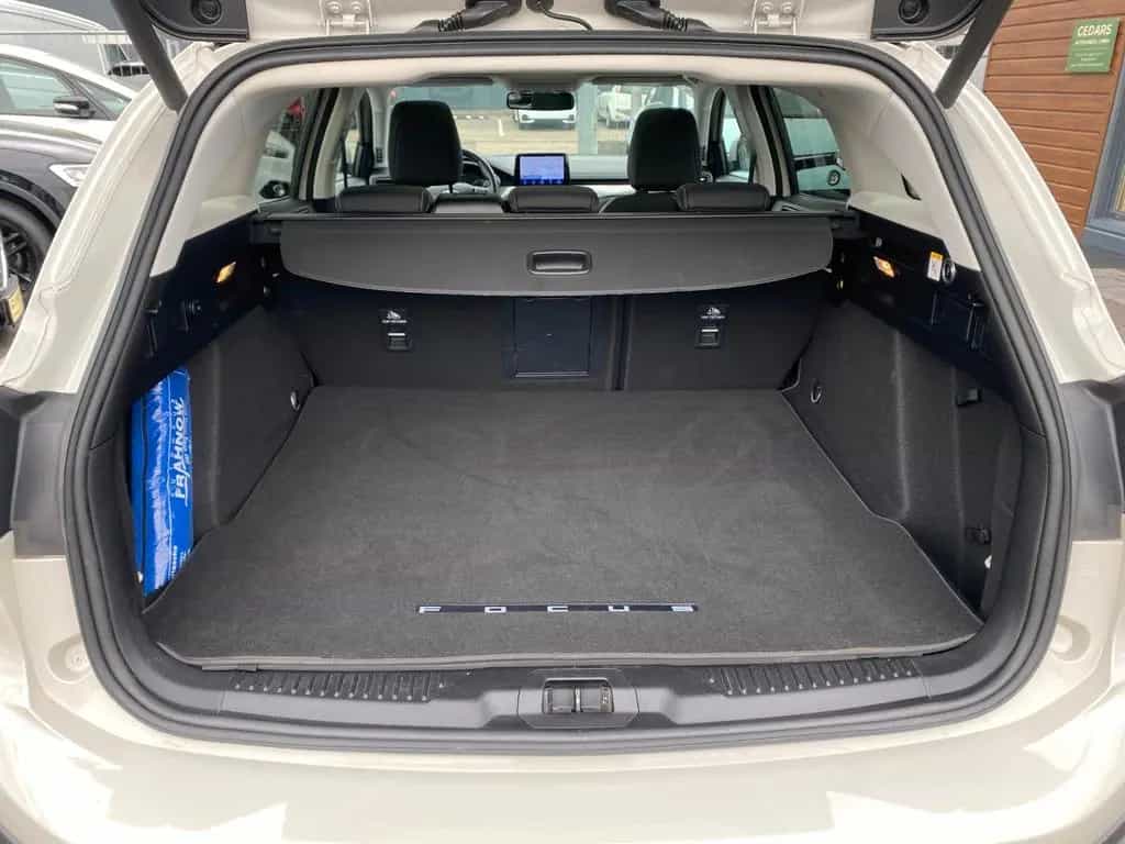 Ford Focus Active Vignale LED ACC HUD Navi Kam Pano 06/2020-photo-11