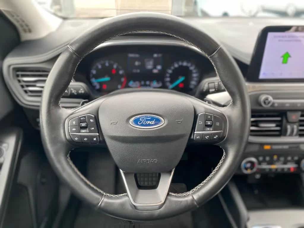 Ford Focus Active Vignale LED ACC HUD Navi Kam Pano 06/2020-photo-17