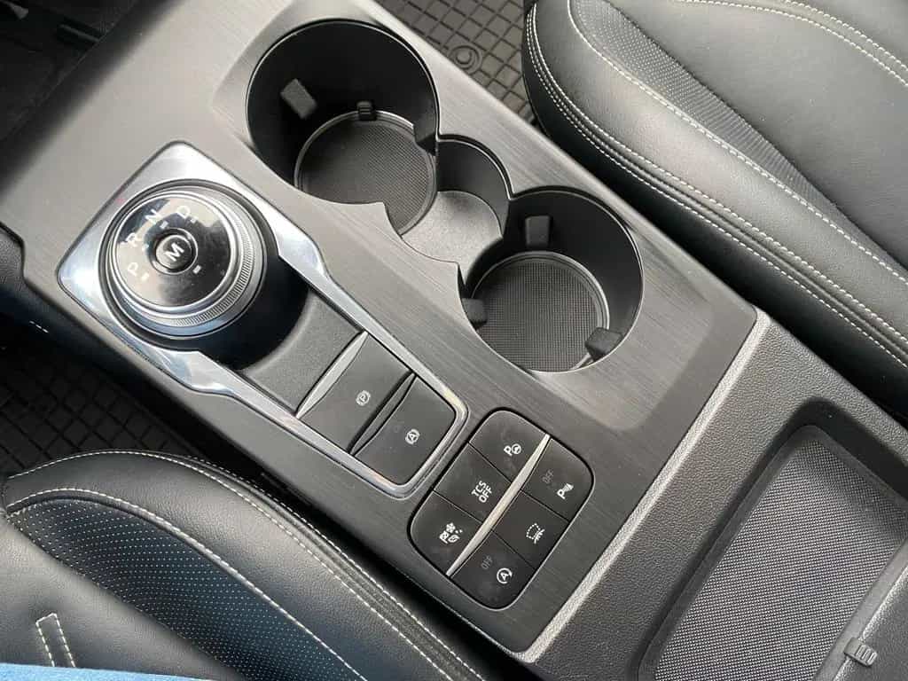 Ford Focus Active Vignale LED ACC HUD Navi Kam Pano 06/2020-photo-19