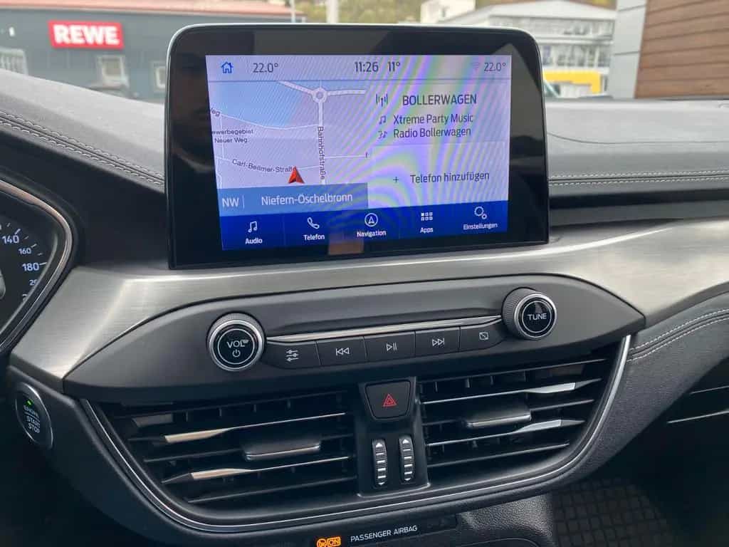 Ford Focus Active Vignale LED ACC HUD Navi Kam Pano 06/2020-photo-22