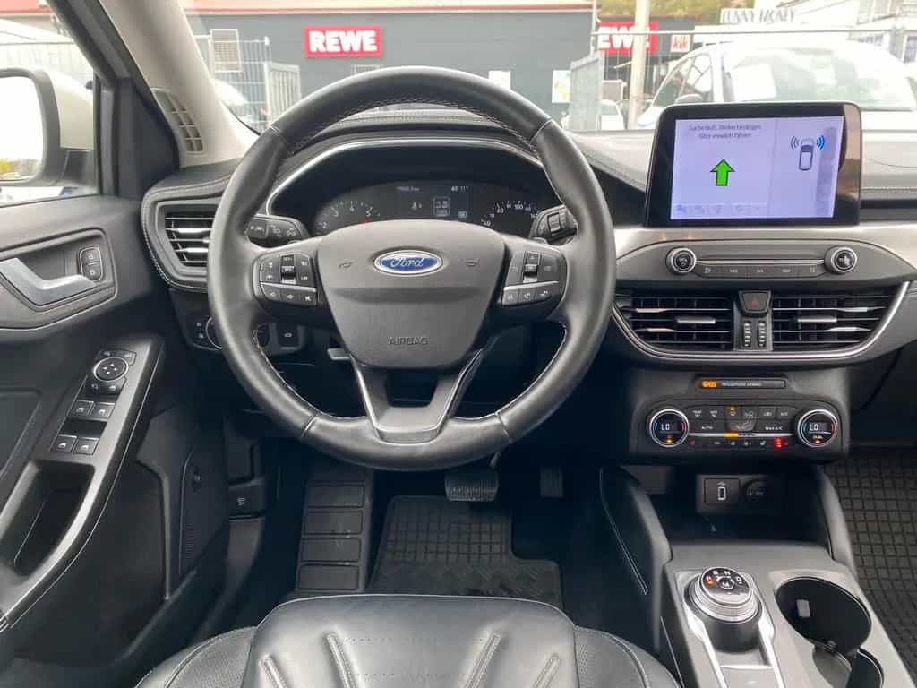 Ford Focus Active Vignale LED ACC HUD Navi Kam Pano 06/2020-photo-24