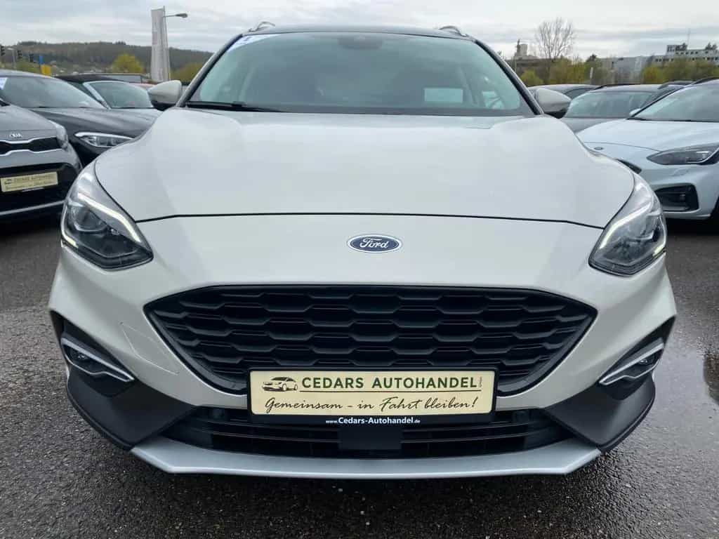 Ford Focus Active Vignale LED ACC HUD Navi Kam Pano 06/2020-photo-3