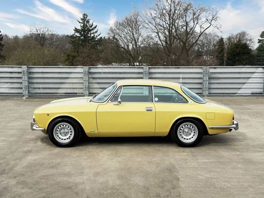 Alfa Romeo 2000 GT Veloce "Giallo Piper" (gelb) 07/1975-photo-14