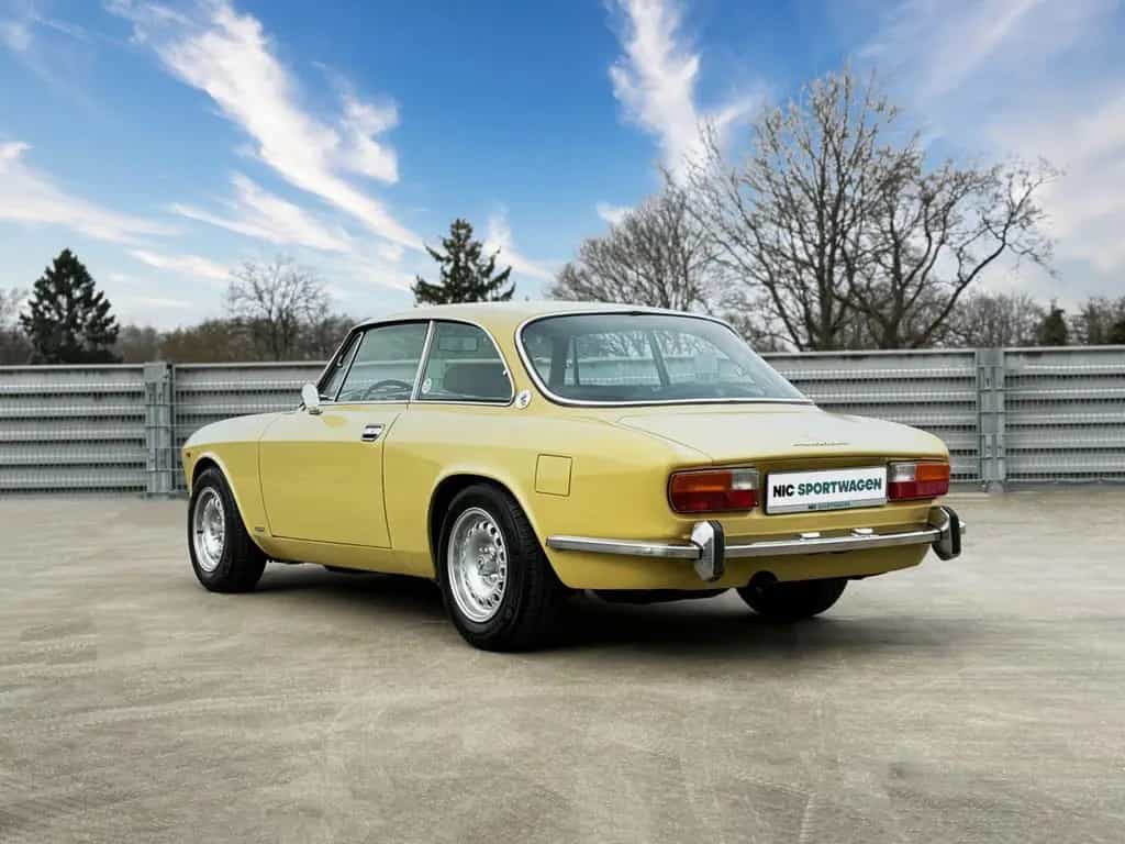 Alfa Romeo 2000 GT Veloce "Giallo Piper" (gelb) 07/1975-photo-18