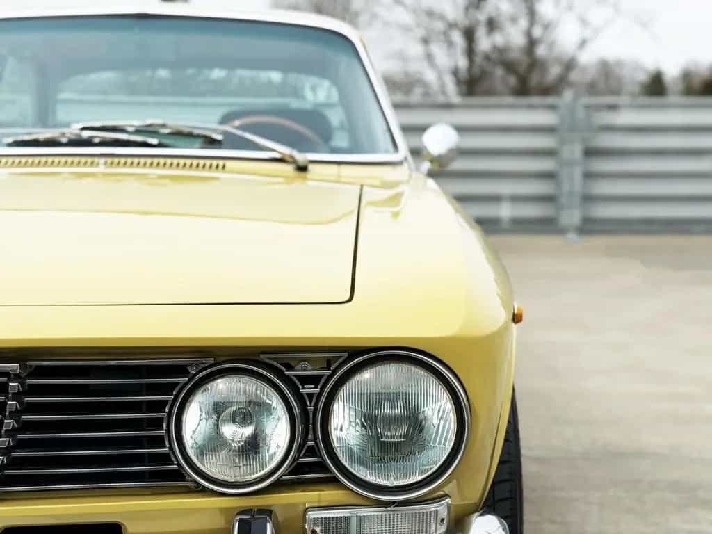 Alfa Romeo 2000 GT Veloce "Giallo Piper" (gelb) 07/1975-photo-2