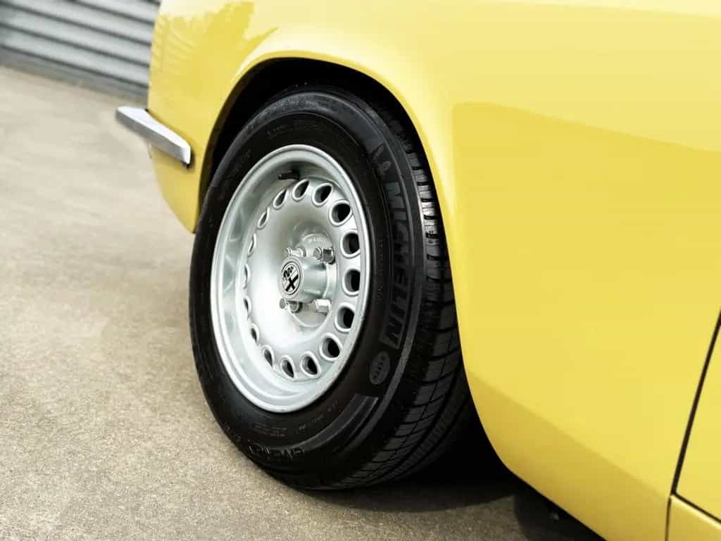 Alfa Romeo 2000 GT Veloce "Giallo Piper" (gelb) 07/1975-photo-9