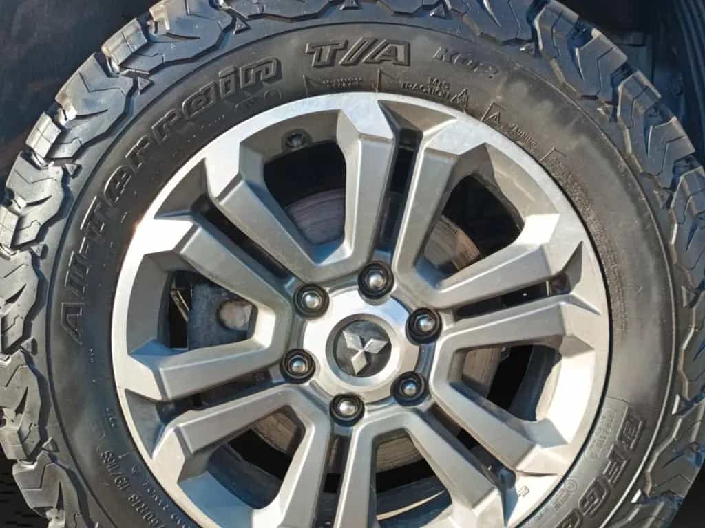 Mitsubishi L200 Do-Kabine Spirit 4WD AT neuer Motor 09/2019-photo-19