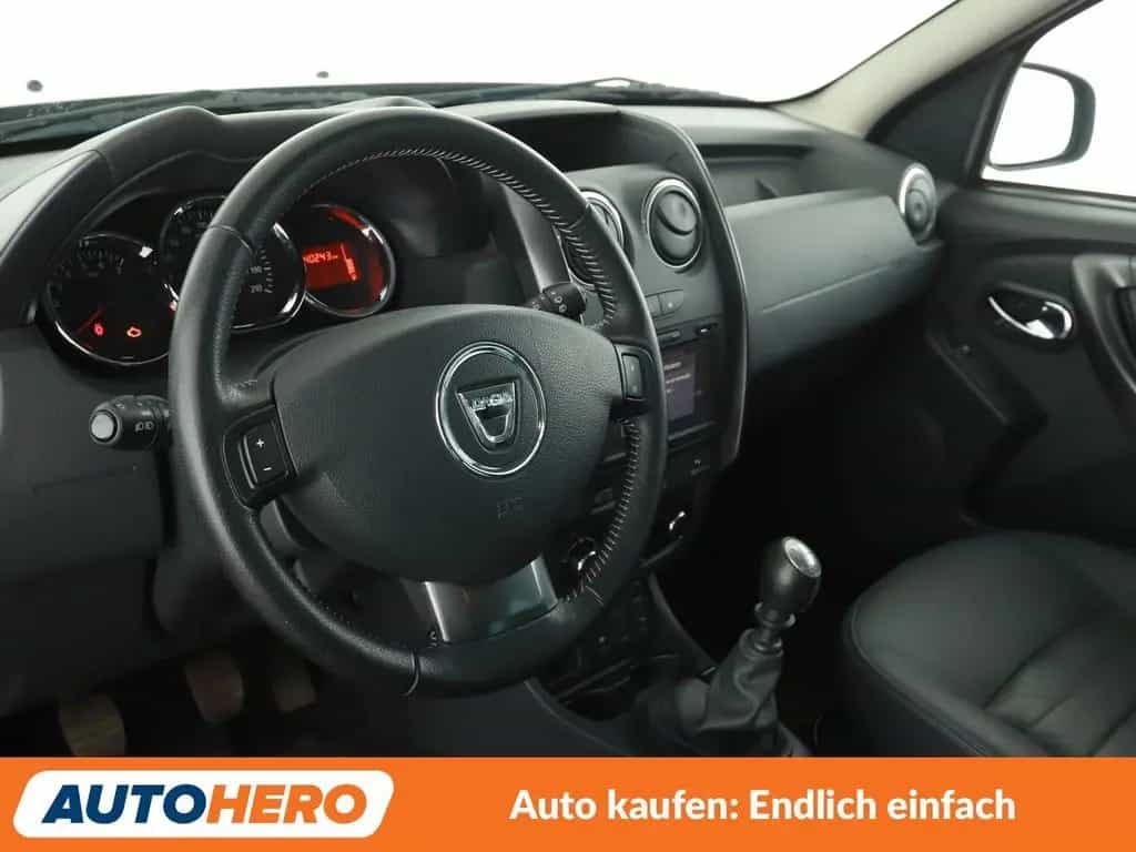Dacia Duster 1.2 TCe Prestige 4x2*NAVI*TEMPO*PDC*SHZ* 02/2016-photo-10