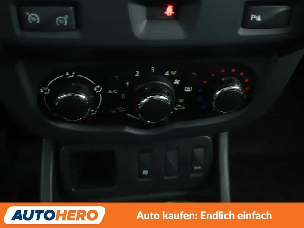 Dacia Duster 1.2 TCe Prestige 4x2*NAVI*TEMPO*PDC*SHZ* 02/2016-photo-22