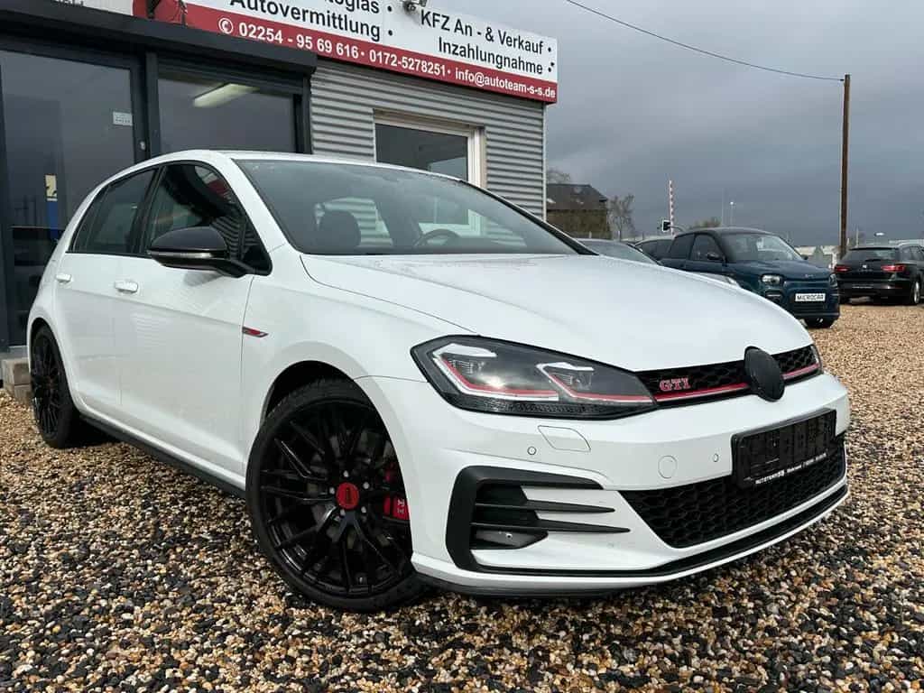 Volkswagen Golf 11/2019-photo-1