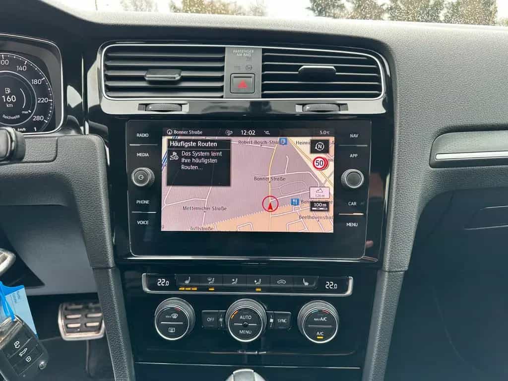 Volkswagen Golf 11/2019-photo-12