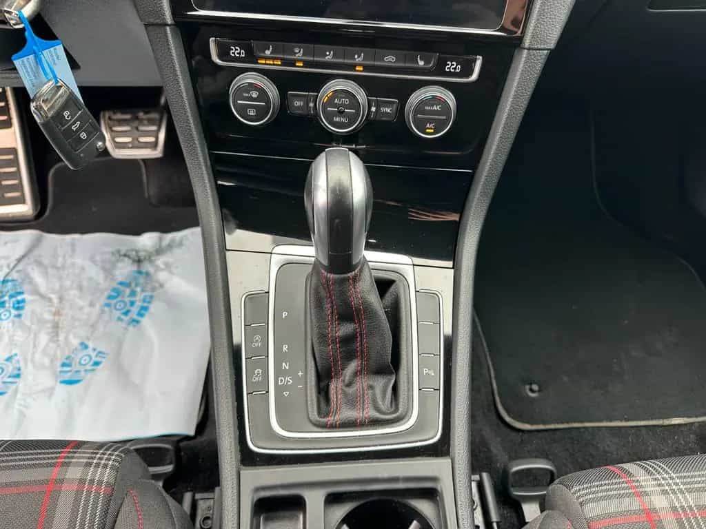 Volkswagen Golf 11/2019-photo-13