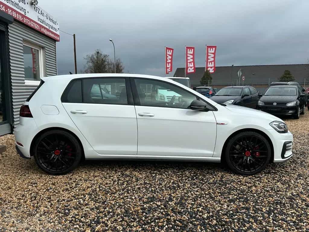 Volkswagen Golf 11/2019-photo-19