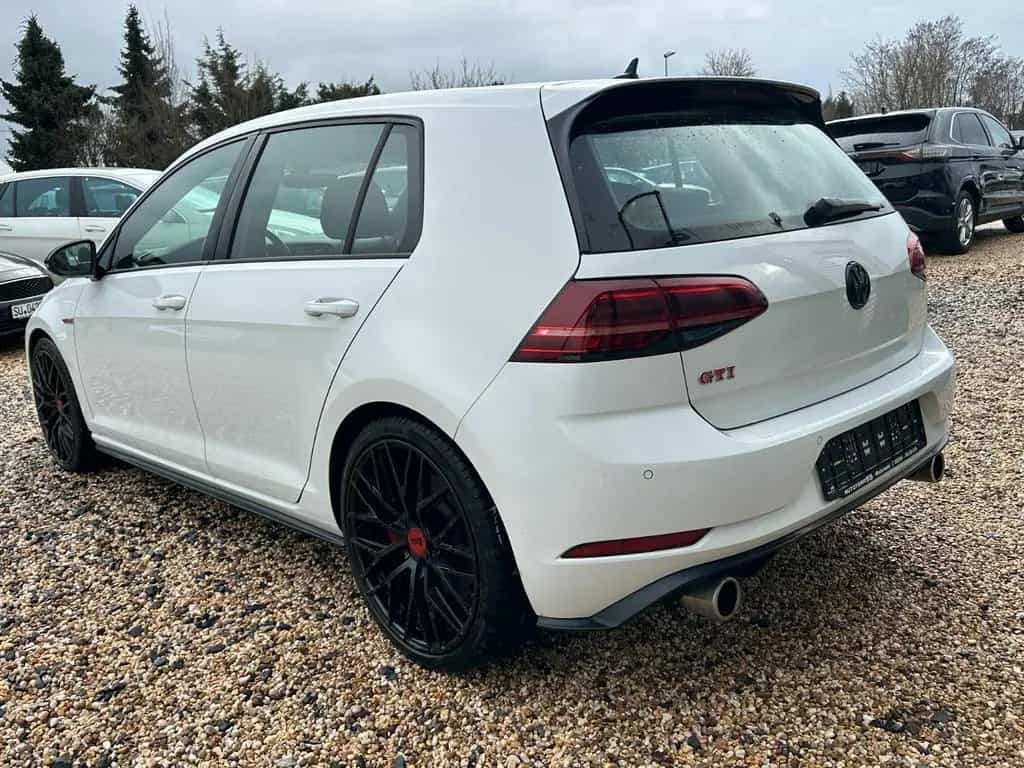 Volkswagen Golf 11/2019-photo-2