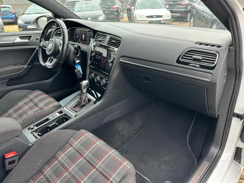 Volkswagen Golf 11/2019-photo-6