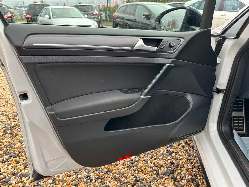 Volkswagen Golf 11/2019-photo-7