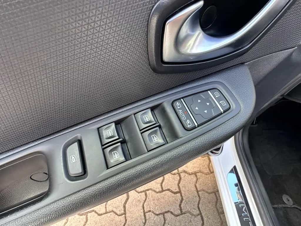Renault Clio 1.2 TCe Limited ENERGY MFL Tempomat Sound 06/2017-photo-22