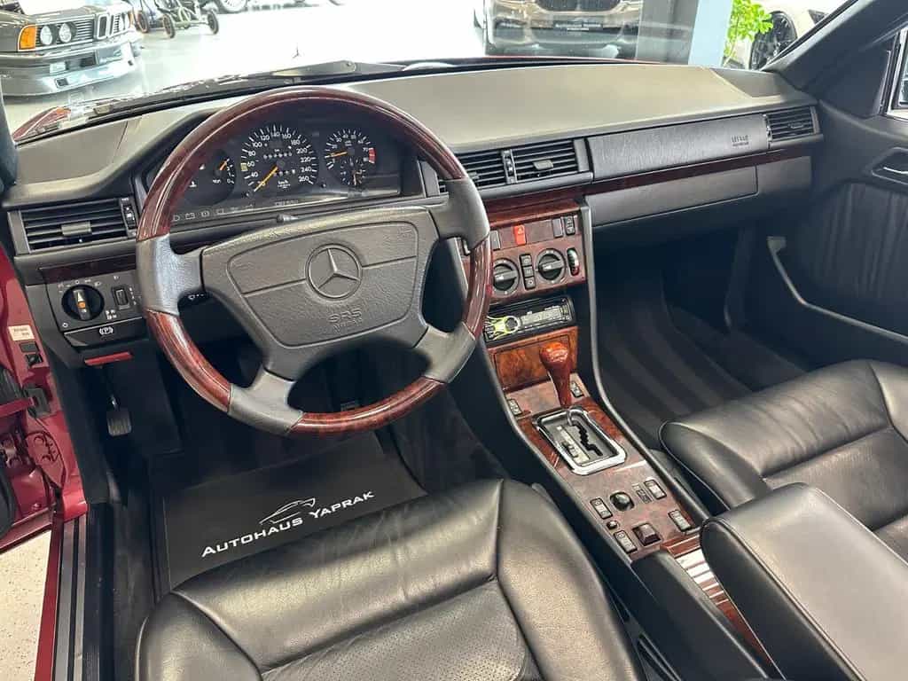 Mercedes-Benz 300 CE 24V Cabrio|Historie|Deutsch|Holz|Sheft 04/1993-photo-17