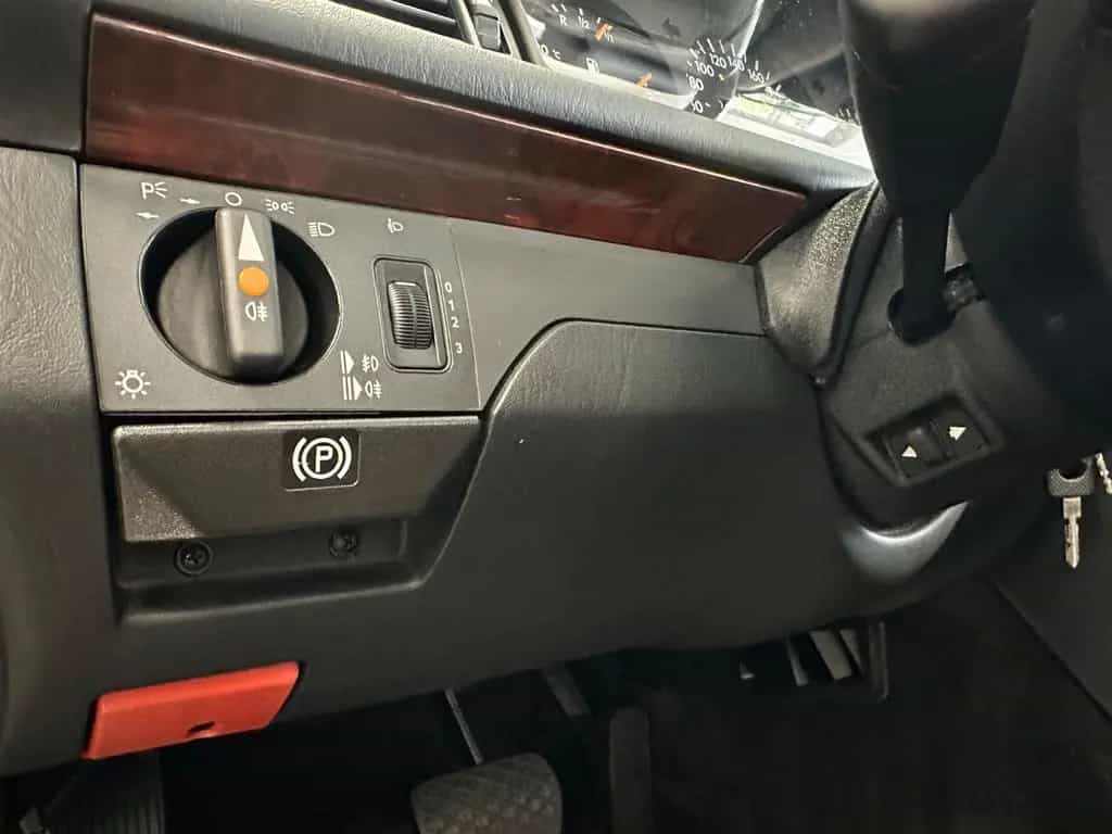 Mercedes-Benz 300 CE 24V Cabrio|Historie|Deutsch|Holz|Sheft 04/1993-photo-20