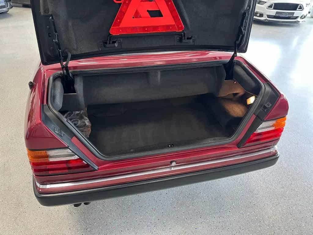 Mercedes-Benz 300 CE 24V Cabrio|Historie|Deutsch|Holz|Sheft 04/1993-photo-37