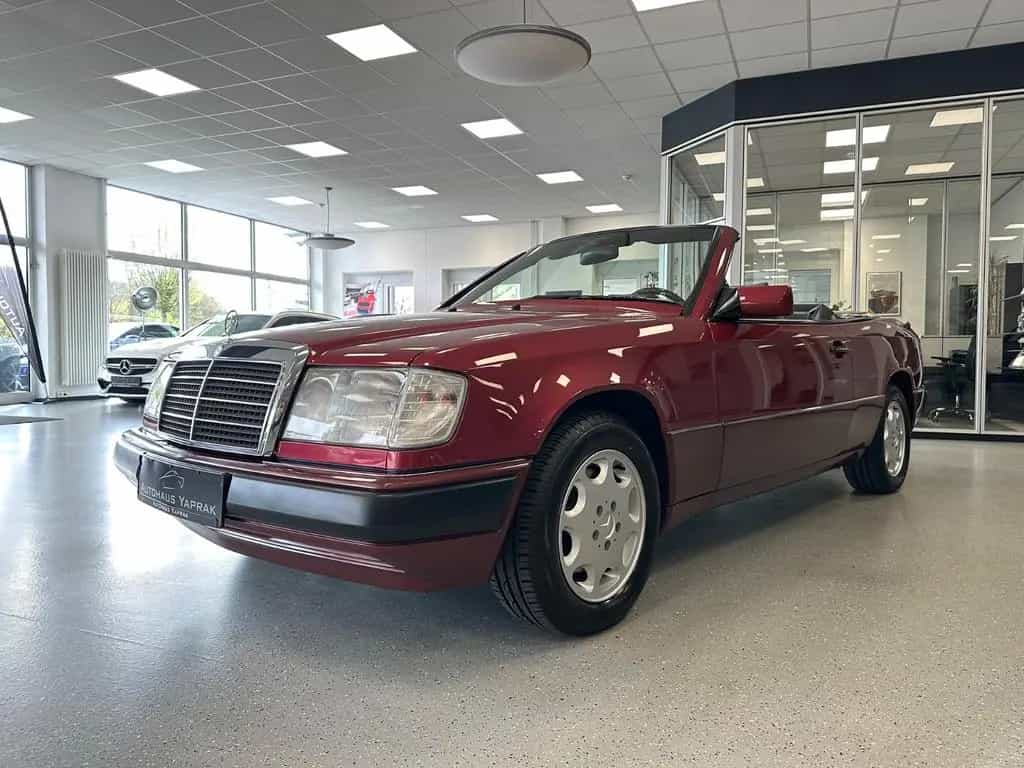 Mercedes-Benz 300 CE 24V Cabrio|Historie|Deutsch|Holz|Sheft 04/1993-photo-2
