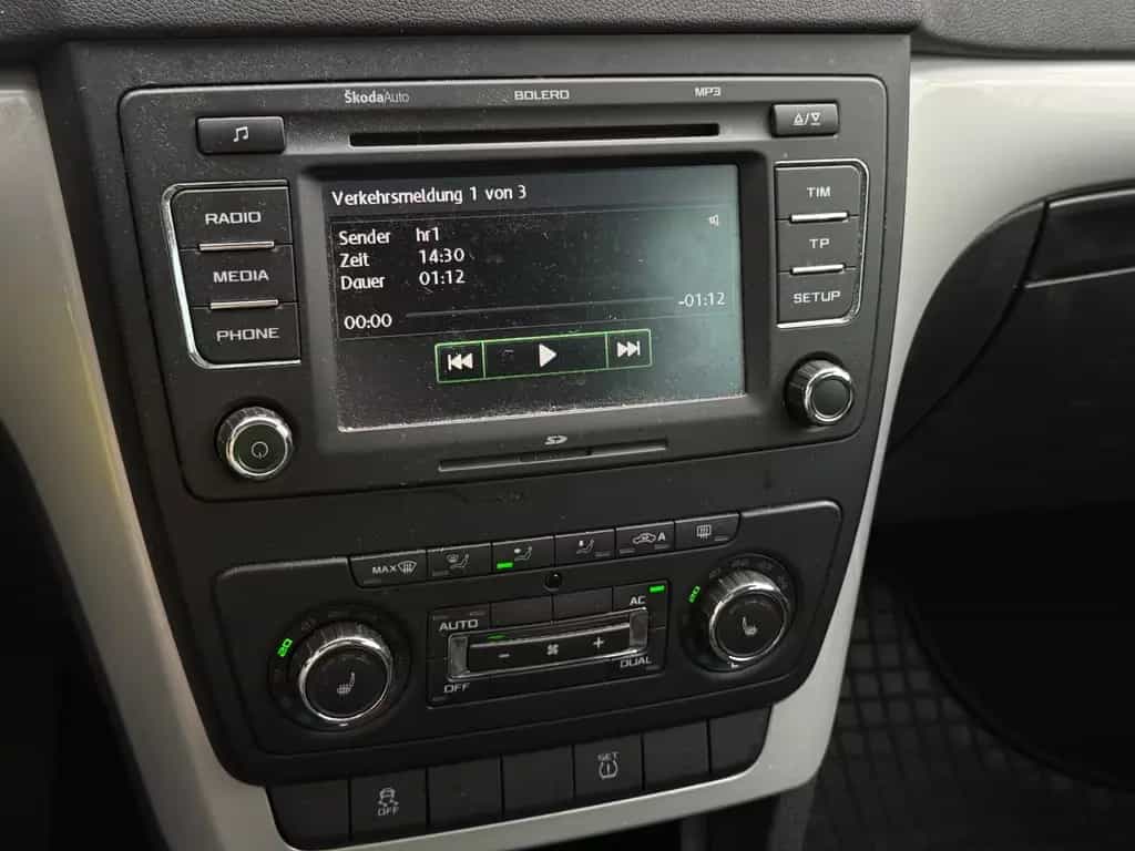 Skoda Yeti Ambition Plus Edition AHK SHZ PDC GRA Klima 09/2011-photo-13