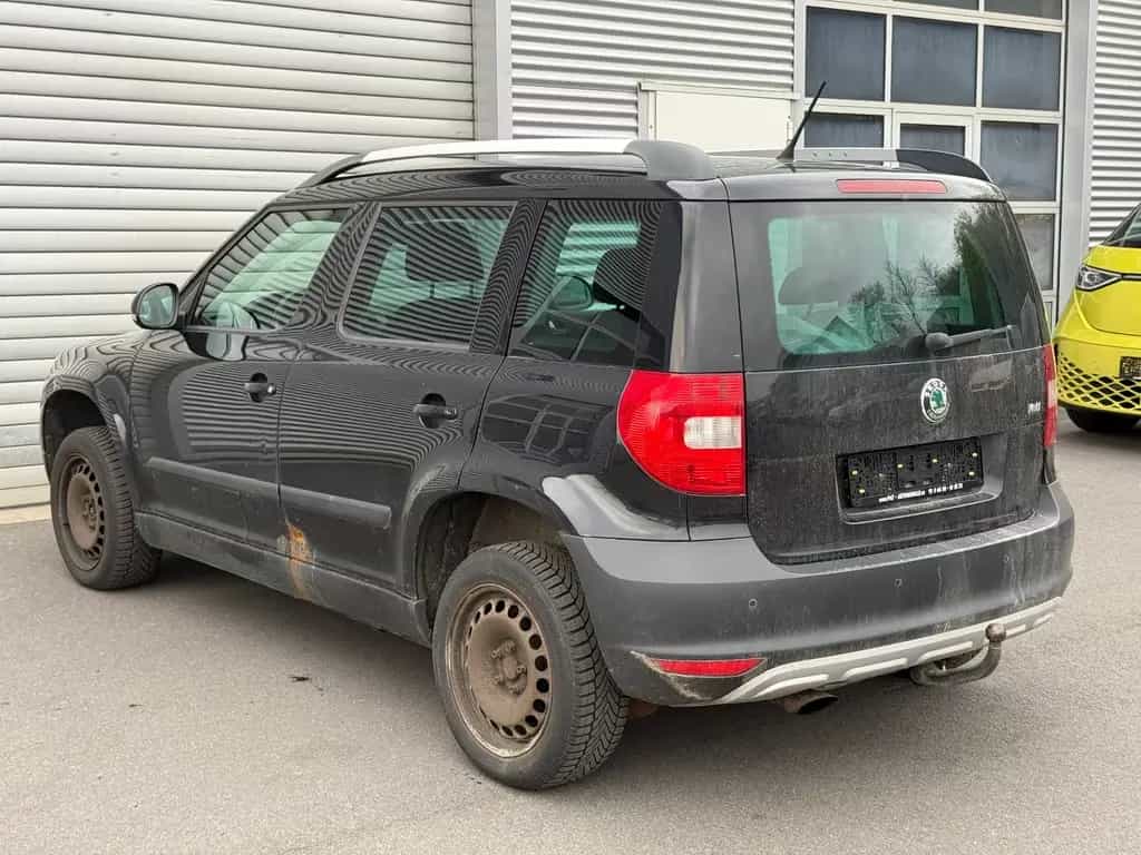 Skoda Yeti Ambition Plus Edition AHK SHZ PDC GRA Klima 09/2011-photo-3