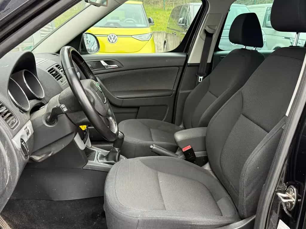 Skoda Yeti Ambition Plus Edition AHK SHZ PDC GRA Klima 09/2011-photo-7