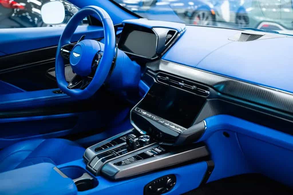 Aston Martin Vanquish Coupe | 25MY | Full Factory Options | 01/2025-photo-11