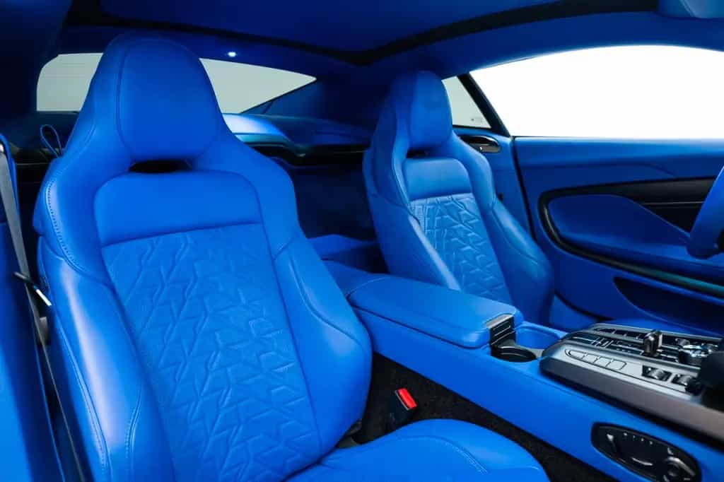 Aston Martin Vanquish Coupe | 25MY | Full Factory Options | 01/2025-photo-5
