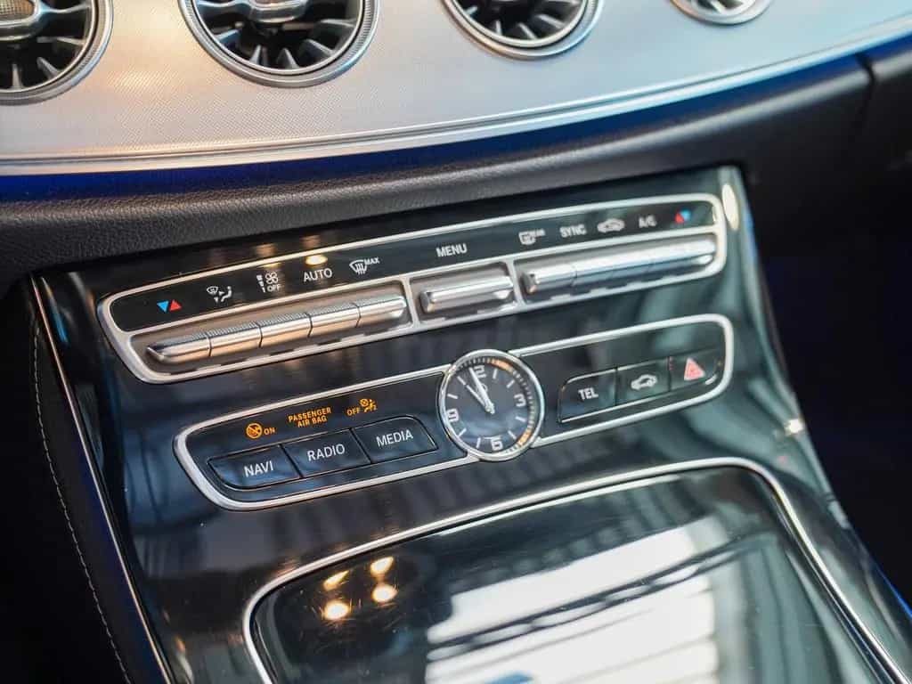 Mercedes-Benz E-Class 400 4MATIC Cabriolet Sitzklima Burmester DISTR 12/2017-photo-25