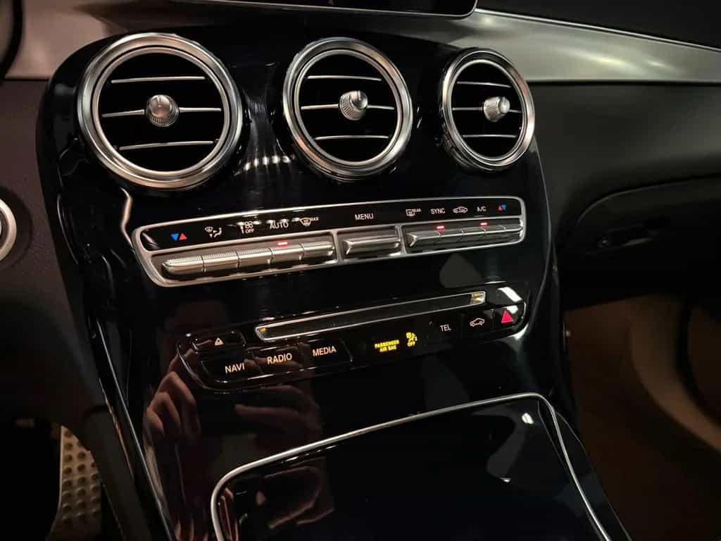 Mercedes-Benz GLC-Class Coupe 4Matic AMG-HU-MEMORY-SOUND 04/2019-photo-26