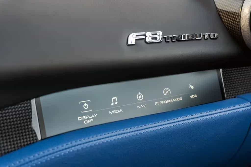 Ferrari F8 Tributo - Grigio Libano - Tailor Made - 250 L 11/2021-photo-18