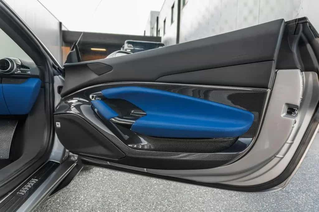 Ferrari F8 Tributo - Grigio Libano - Tailor Made - 250 L 11/2021-photo-25
