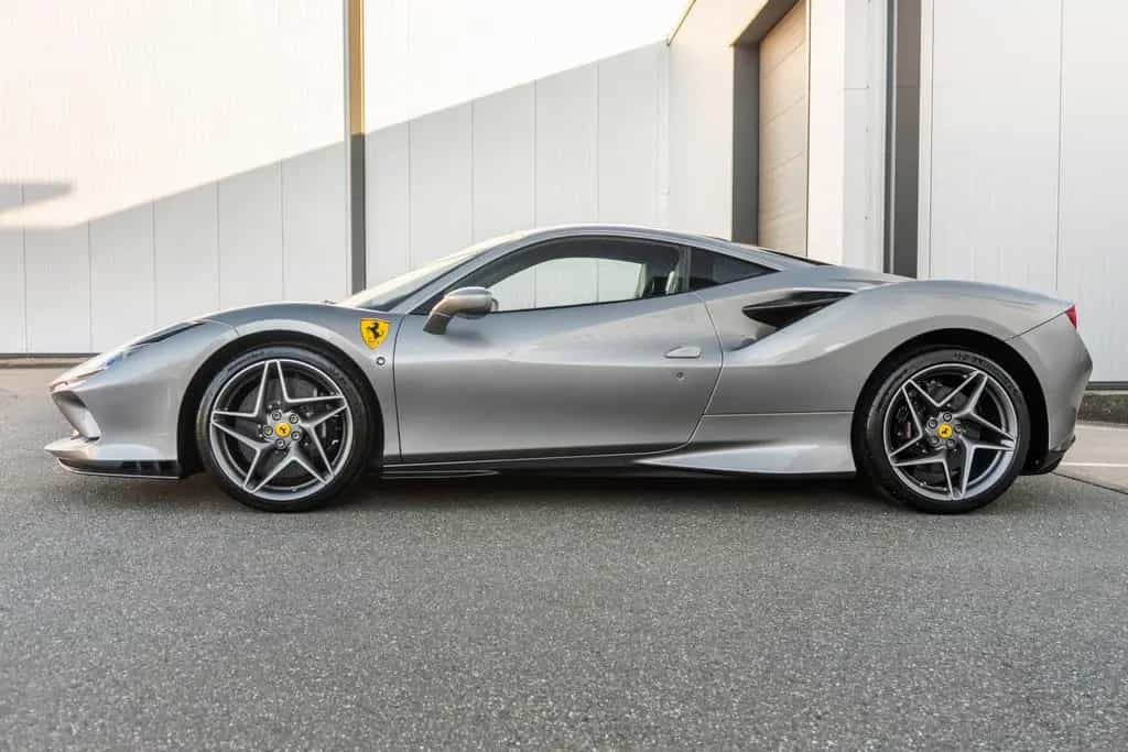 Ferrari F8 Tributo - Grigio Libano - Tailor Made - 250 L 11/2021-photo-40
