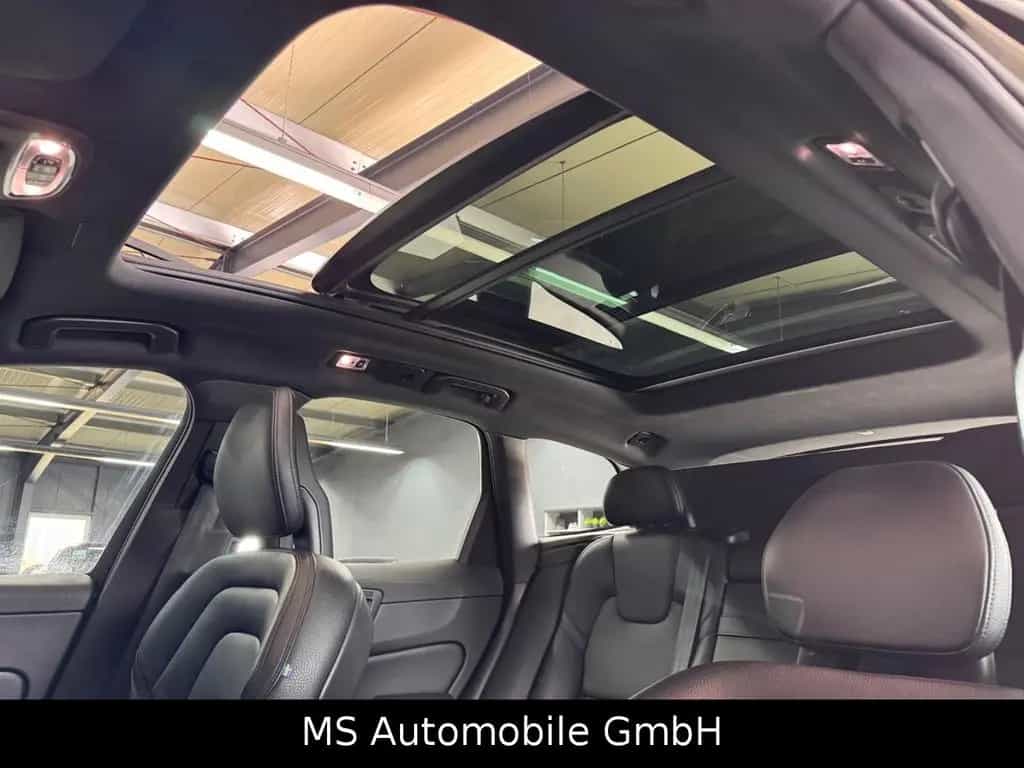 Volvo XC 60 XC60 R Design AWD Panoramadach 01/2018-photo-18
