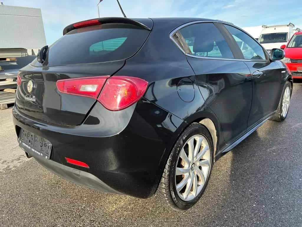 Alfa Romeo Giulietta Turismo 1.4 Leder Euro 5 10/2010-photo-2