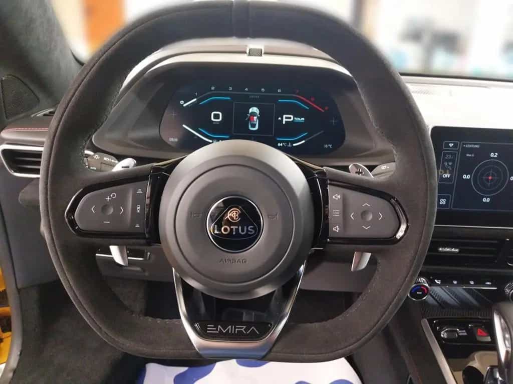 Lotus Emira Limited Navi LED Kamera PDC LM Tempo ACC+L 11/2025-photo-9