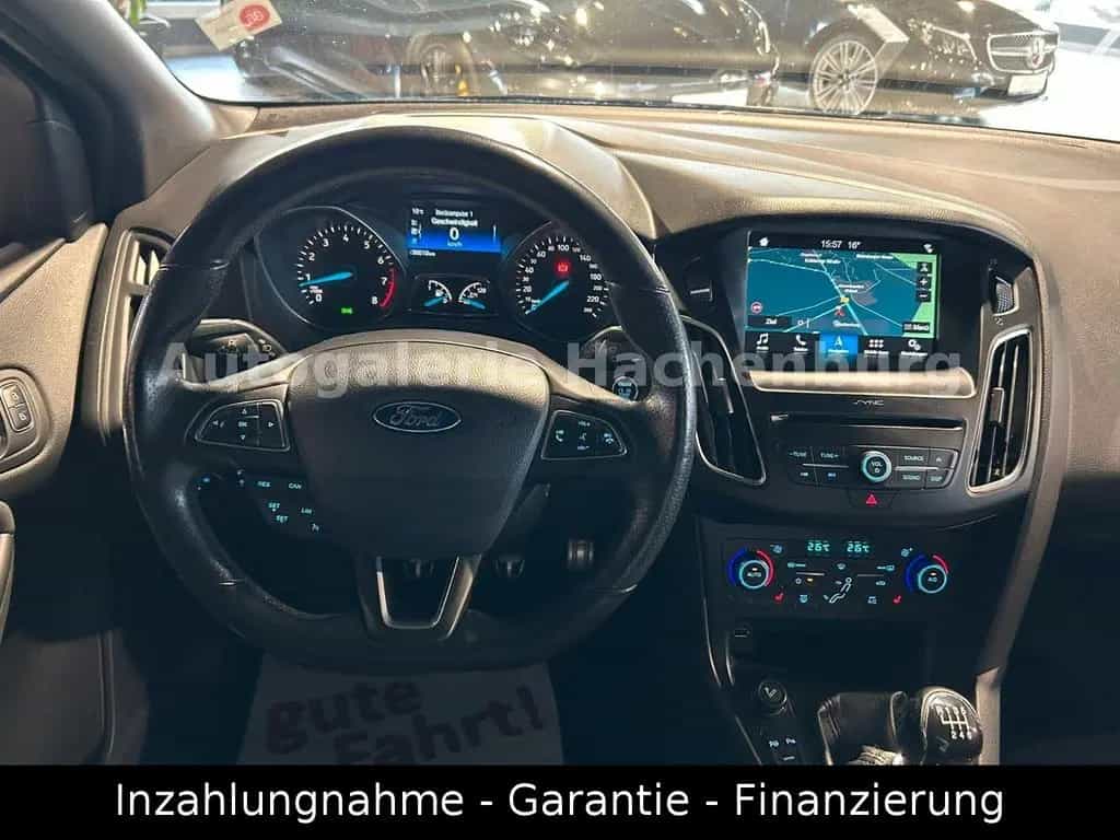 Ford Focus Turnier ST-Line/Xenon/Navi/Cam/WinterP/EU6 03/2018-photo-11