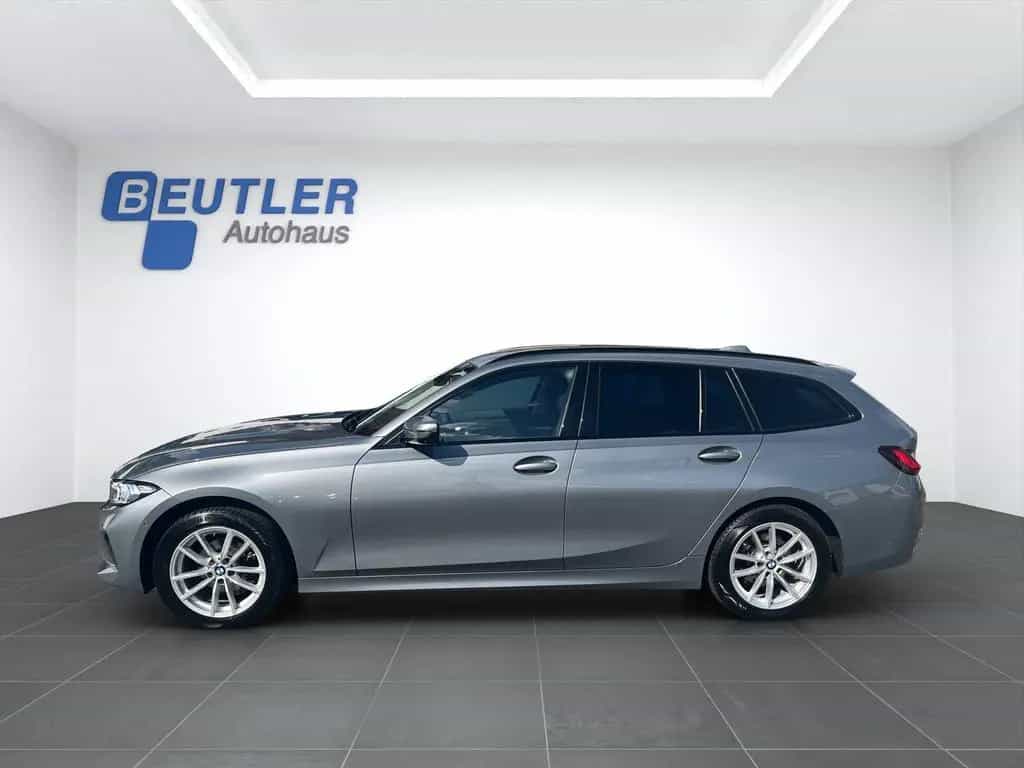 BMW 318 i Touring aLED HeadUp 360° Kam 01/2025-photo-1