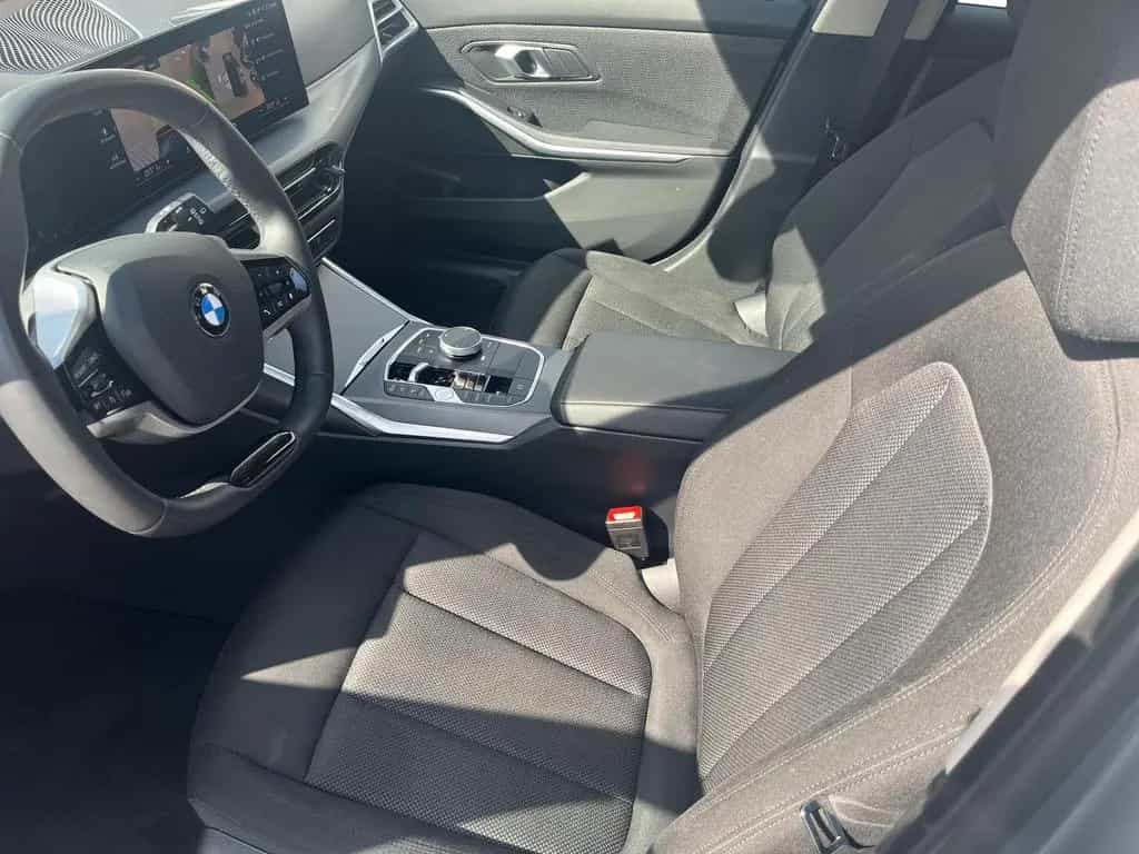 BMW 318 i Touring aLED HeadUp 360° Kam 01/2025-photo-12
