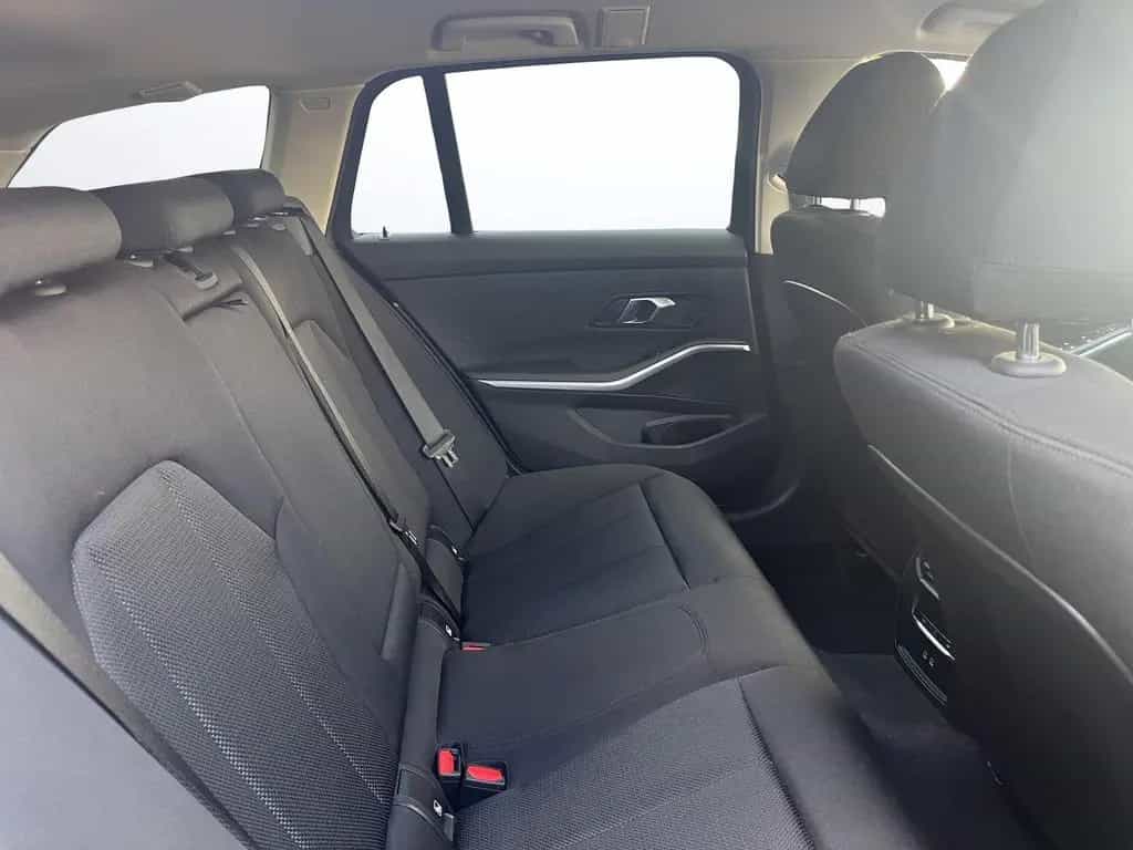 BMW 318 i Touring aLED HeadUp 360° Kam 01/2025-photo-14