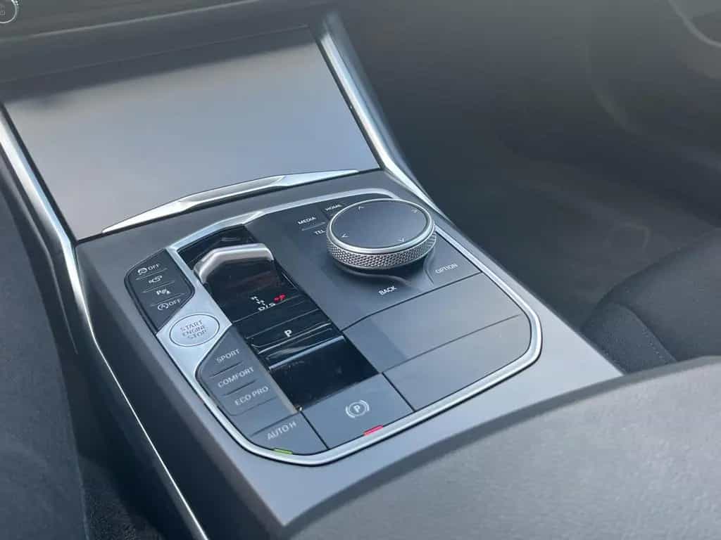 BMW 318 i Touring aLED HeadUp 360° Kam 01/2025-photo-15